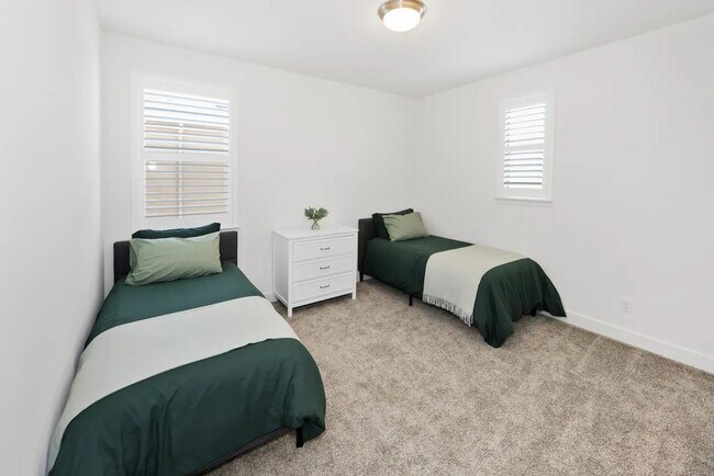 Building Photo - Exquisite 3/2.5 + Inlaw Quarters!  ELK GRO...