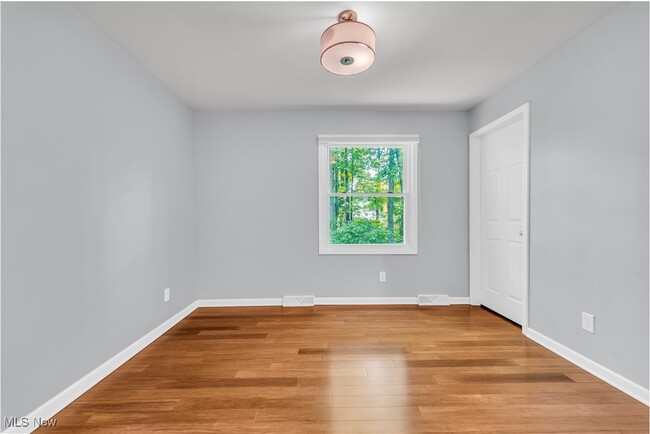 Building Photo - 33555 Wagon Wheel Dr