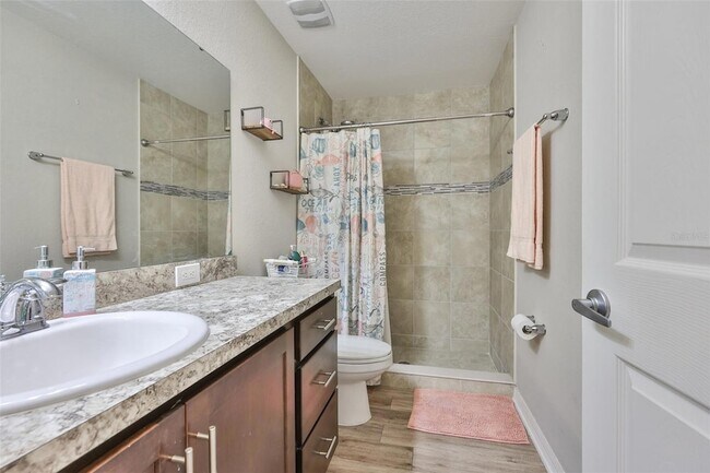 Building Photo - 252 Cascara Ln