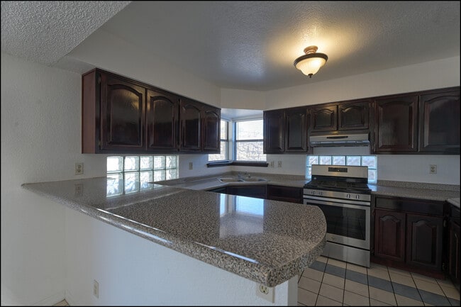 Building Photo - 695 Bluff Canyon Cir