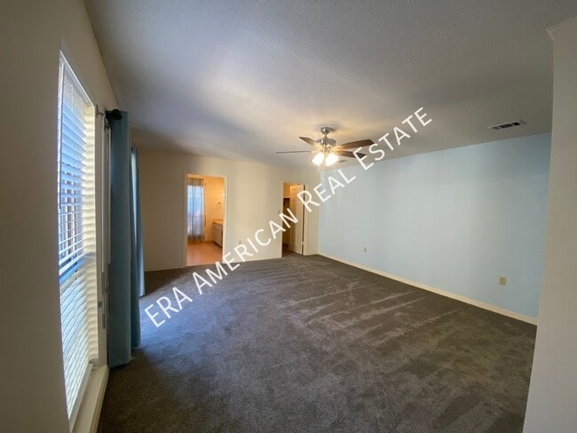 Building Photo - 925 Holbrook Cir