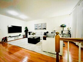 Building Photo - 14789 Truitt Farm Dr