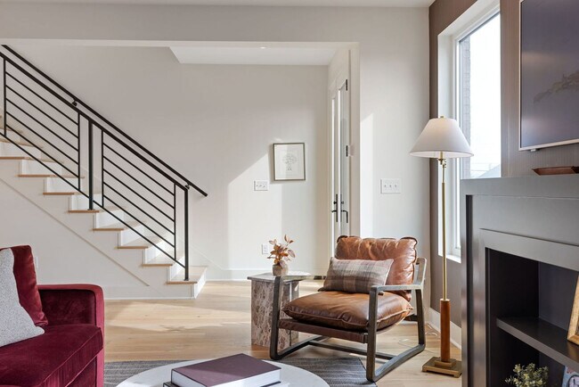 Building Photo - 1117 3rd Ave S