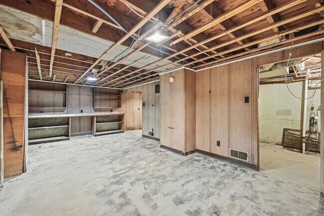 Building Photo - 4029 Weisser Park Ave