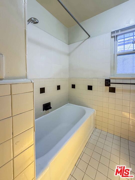 Building Photo - 3427 12th Ave