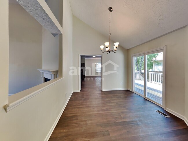 Building Photo - 1300 Georgetown Dr