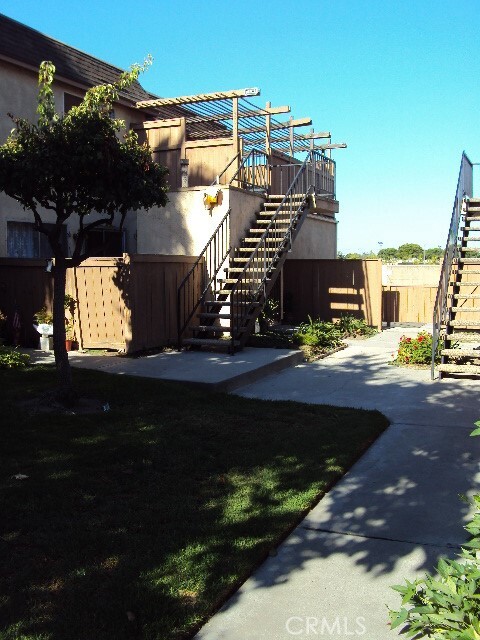 Building Photo - 16748 Cedarwood Cir