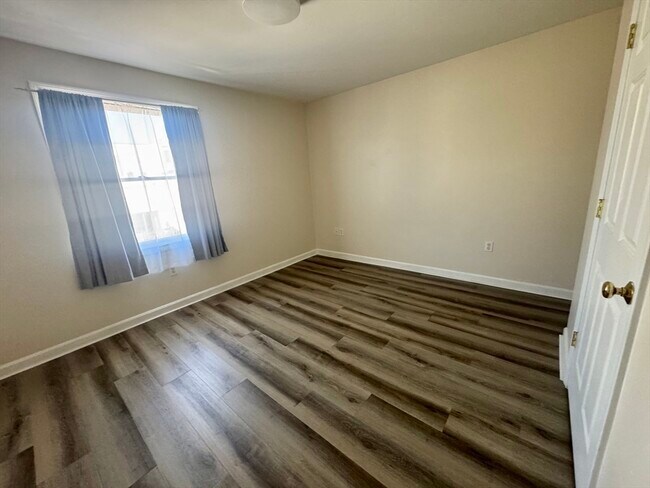 Building Photo - 145 Union St