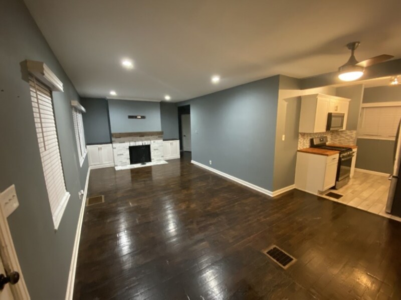 Building Photo - 1719 N Leland Ave