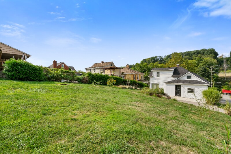 Building Photo - 366 N Main St