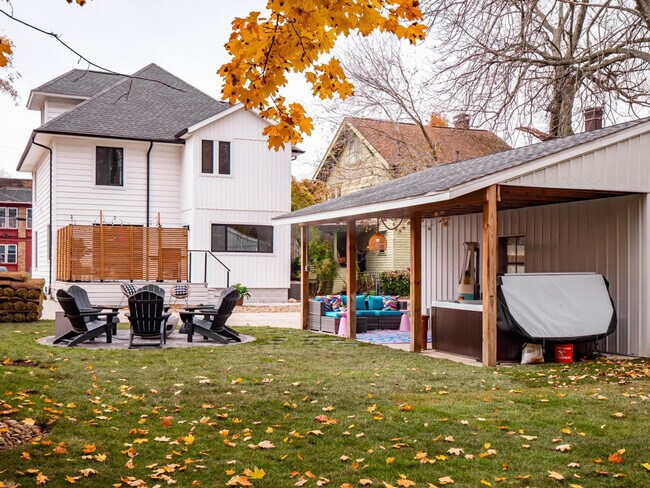 Building Photo - 25 N Rose Blvd