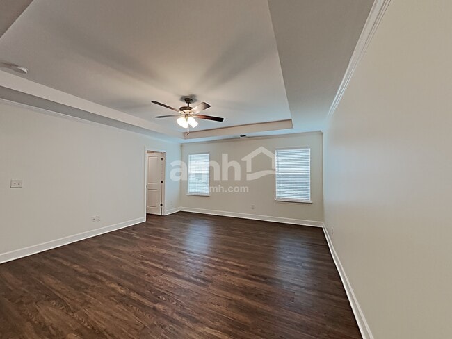 Building Photo - 4511 Tarpon Dr