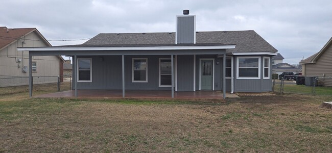 Building Photo - 3109 Carpet Ln