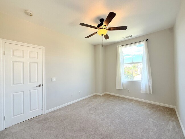 Building Photo - 80435 Atherstone Dr