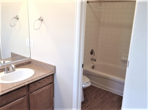 Building Photo - 9826 Kenton Cir