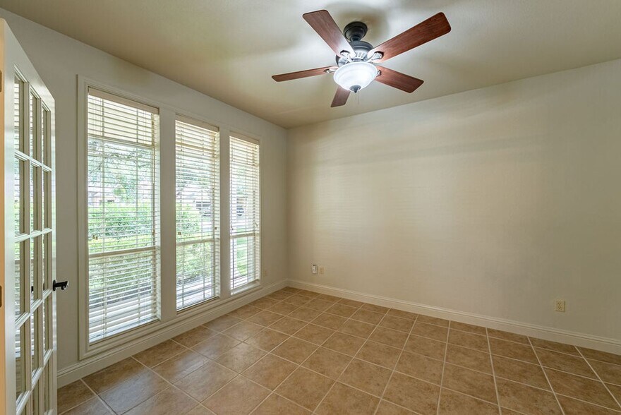 Building Photo - 7909 Adelaide Dr