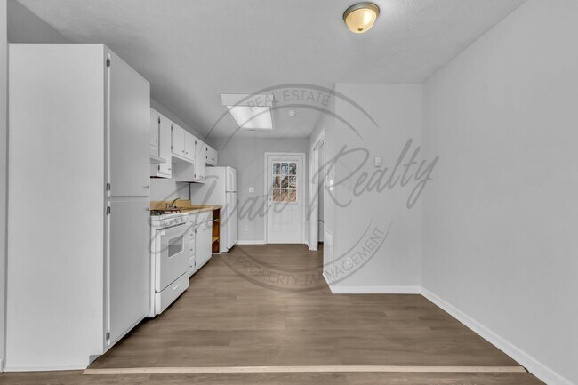 Building Photo - Affordable 2BR Ranch Duplex in N. Columbia — Move-In Special!