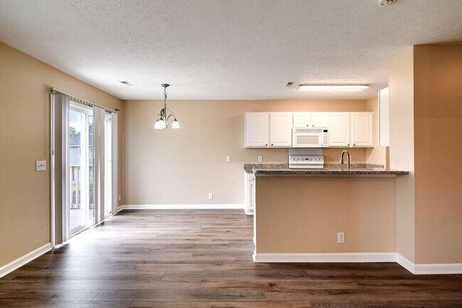 Building Photo - 102 Wagon Ct