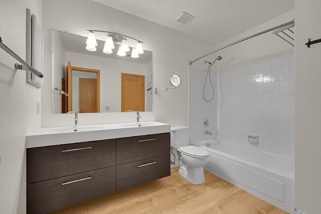 Building Photo - $2,400 - 2-Bed, 1.5-Bath Townhome in Lakewood Updated Throughout, With Garage + AC, Near Bear Cre...