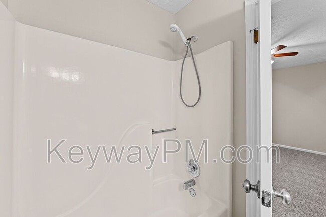 Building Photo - 3920 Almon Dr