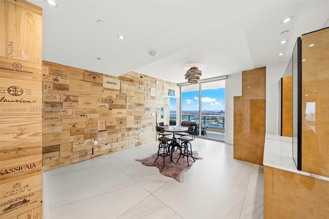 Building Photo - 900 Biscayne Blvd