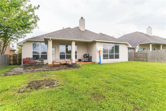 Building Photo - 2313 Village View Loop