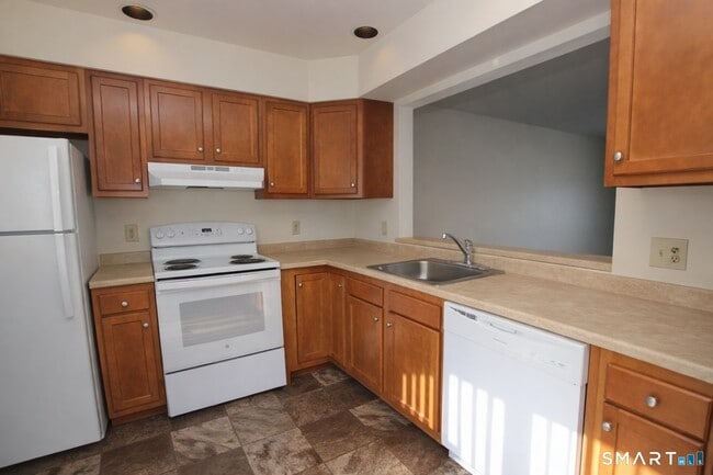 Building Photo - 34 James St