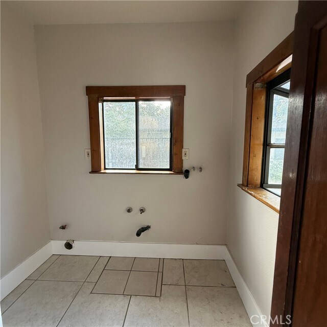 Building Photo - 4749 Bandini Ave