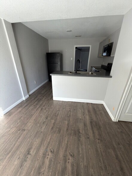 Building Photo - 3011 FM2280