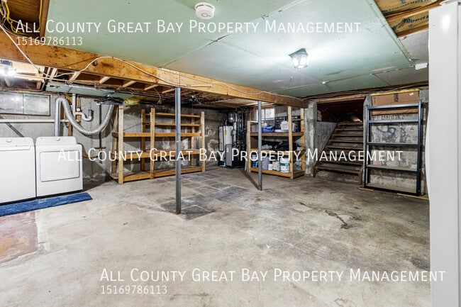 Building Photo - 921 Church St