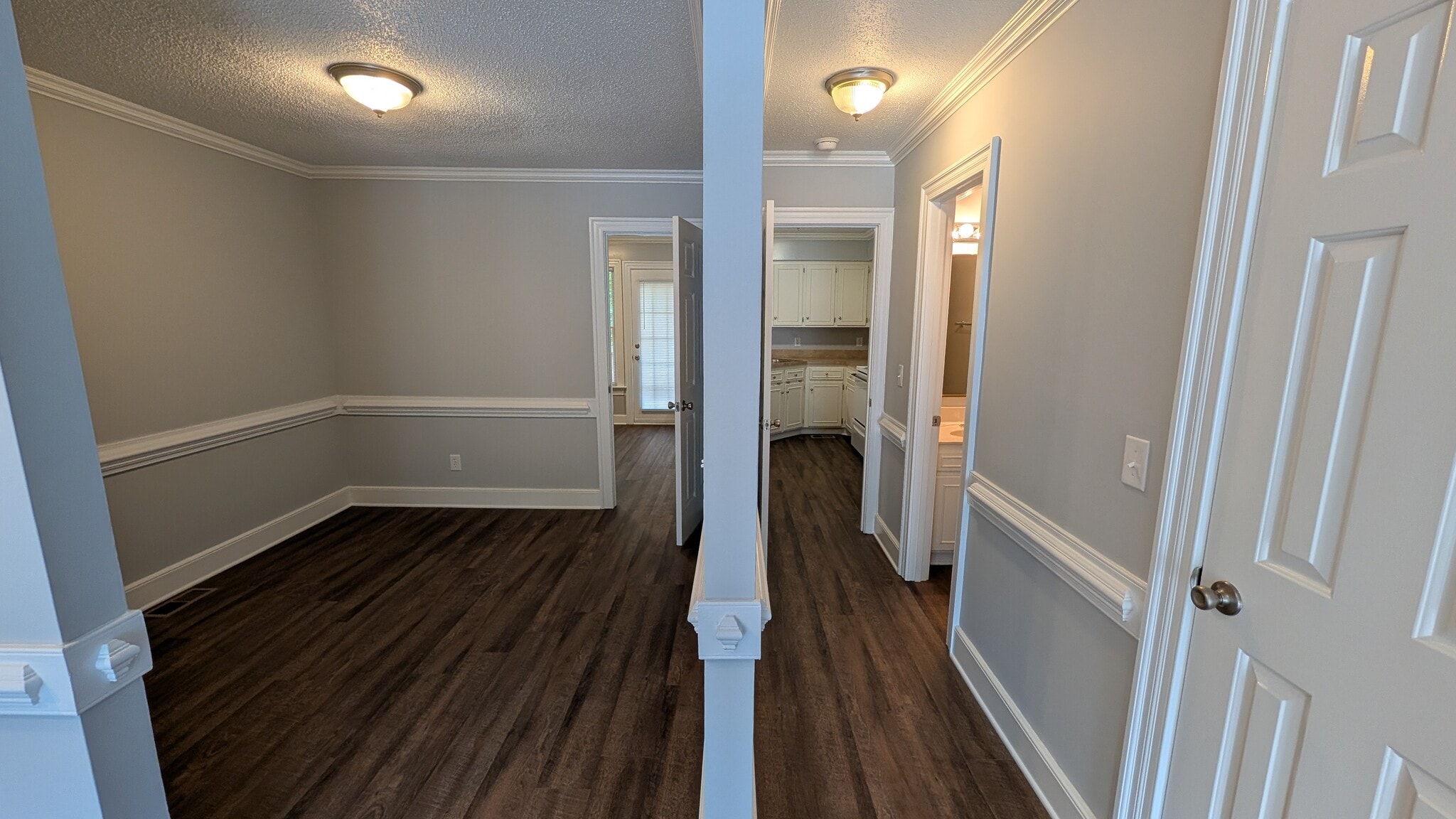 Front hall and Dining Room - 318 Olde Towne Dr