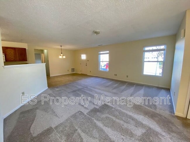 Building Photo - 10264 Cumberland Pointe Blvd