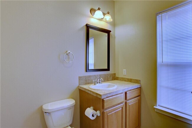 Building Photo - 1105 Cuernavaca Dr N