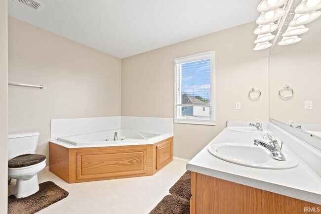 Building Photo - 1128 Amastar Cove