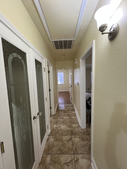 Hallway - 3509 Leonidas St