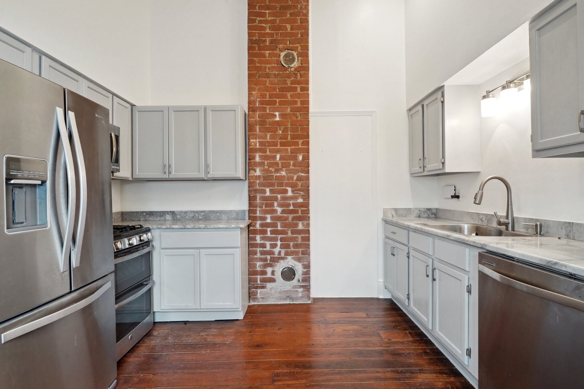 kitchen - 3980 Annunciation St