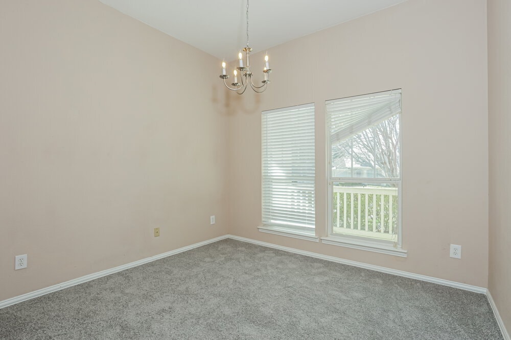 Building Photo - 317 Creekview Dr