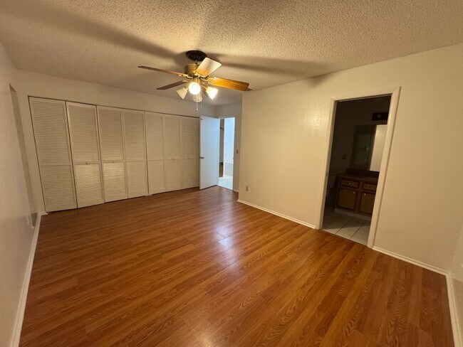 Building Photo - Meadow Woods Pool Home