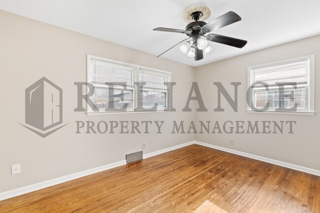 Building Photo - 3240 S Custer Ave