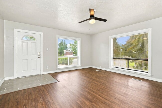Building Photo - 432 W 2300 N