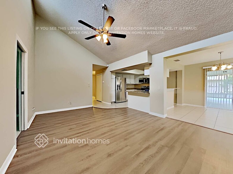 Building Photo - 2059 Sandpiper Dr