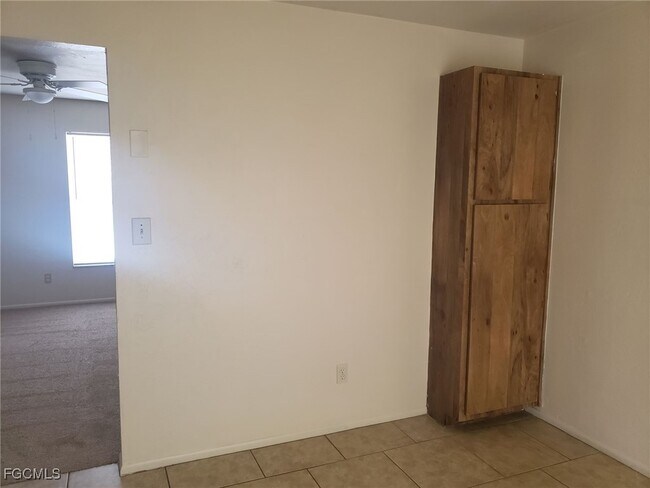 Building Photo - 622 SE 13th Ct