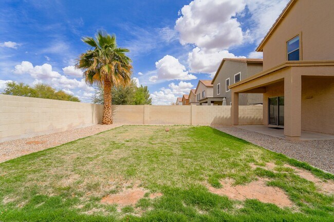 Building Photo - 734 W Fruit Tree Ln
