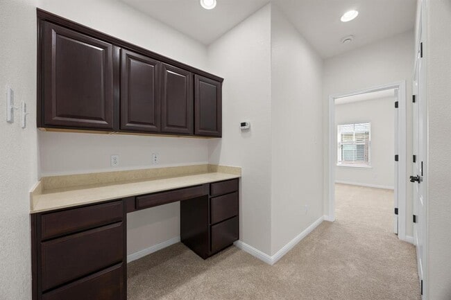Building Photo - 7220 Wyoming Springs Dr