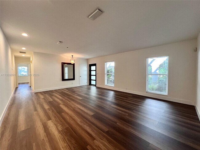 Building Photo - 4350 Palmarito St