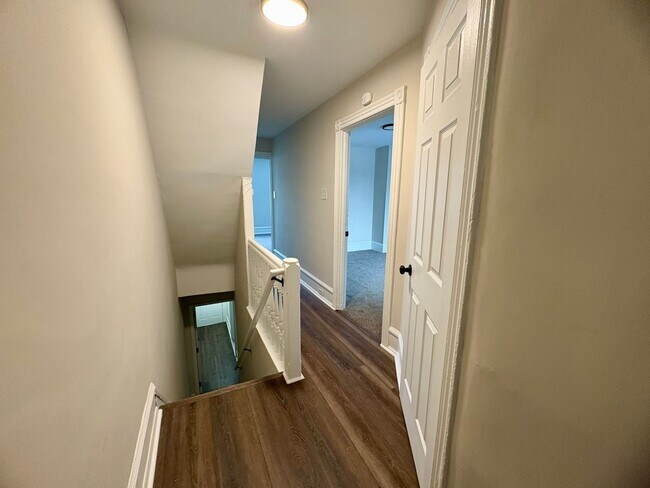 Building Photo - 320 S Ann St