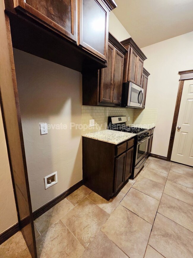 Building Photo - 2302 Kintyre Rd