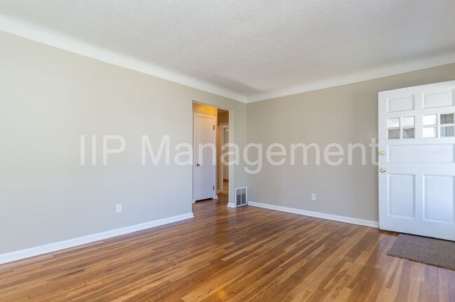 Building Photo - 14209 Emery Ave