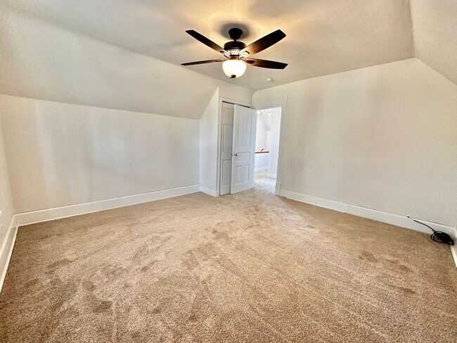 Building Photo - 1008 Giles St