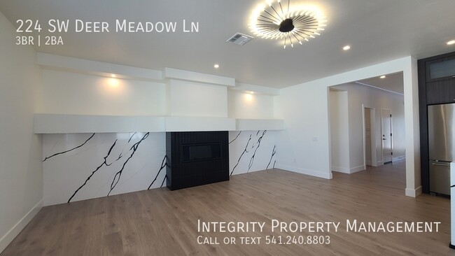 Building Photo - 224 Meadow Ln